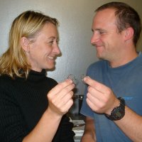 couple with their rings
