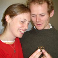 couple with their rings